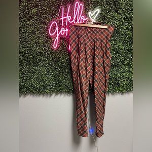 Unique vintage plaid cigarette pant